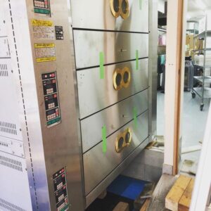 関西地区へオーブンの運搬搬入設置をおこないました。