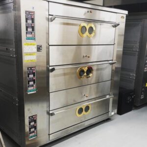 関西地区へオーブンの運搬搬入設置をおこないました。