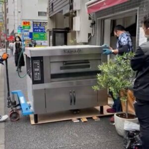 東京都中央区築地にある洋菓子店にオーブンの入替作業を行いました。