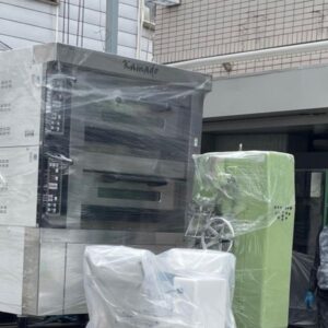 製パン機械を搬入しました。