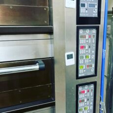 岡山県にあるパン屋さんにて製パン機械の修理を行いました。